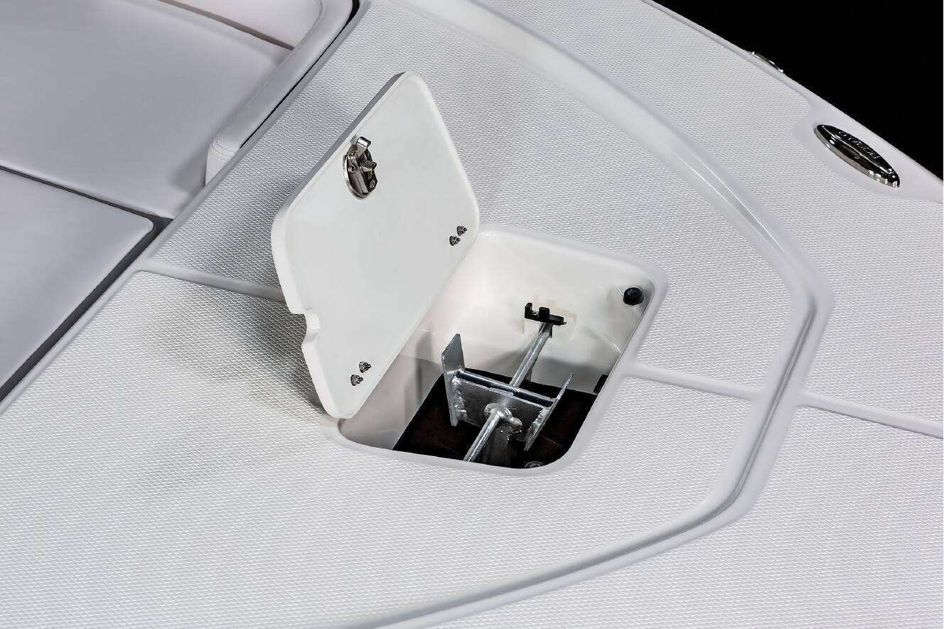 A photo of this 2024 Robalo 226 Cayman