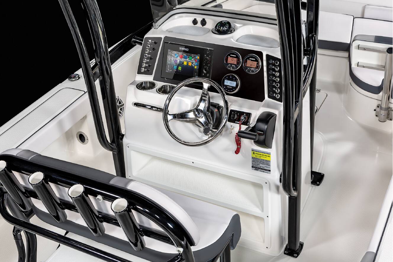A photo of this 2024 Robalo 226 Cayman
