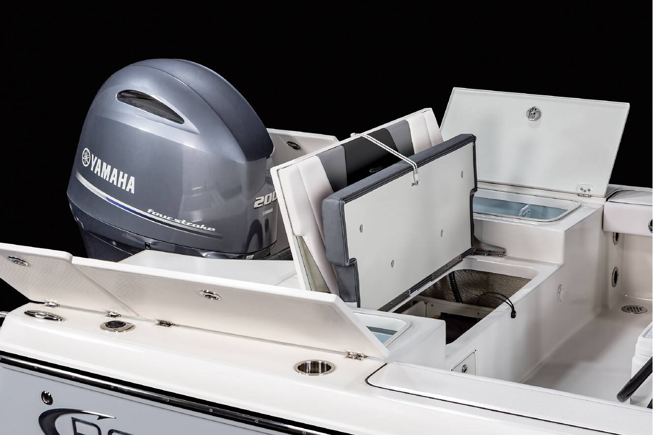 A photo of this 2024 Robalo 226 Cayman