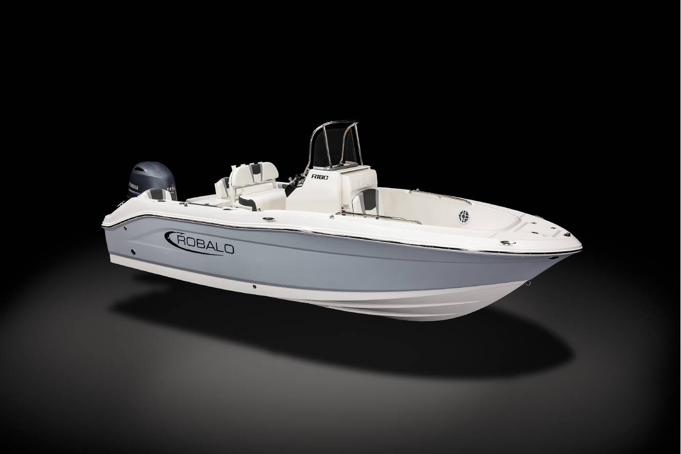 A photo of this 2024 Robalo R180