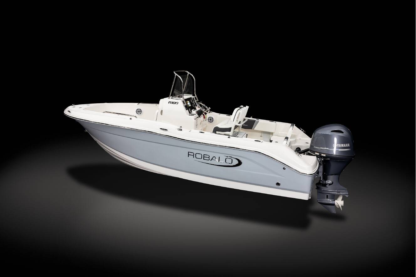 A photo of this 2024 Robalo R180