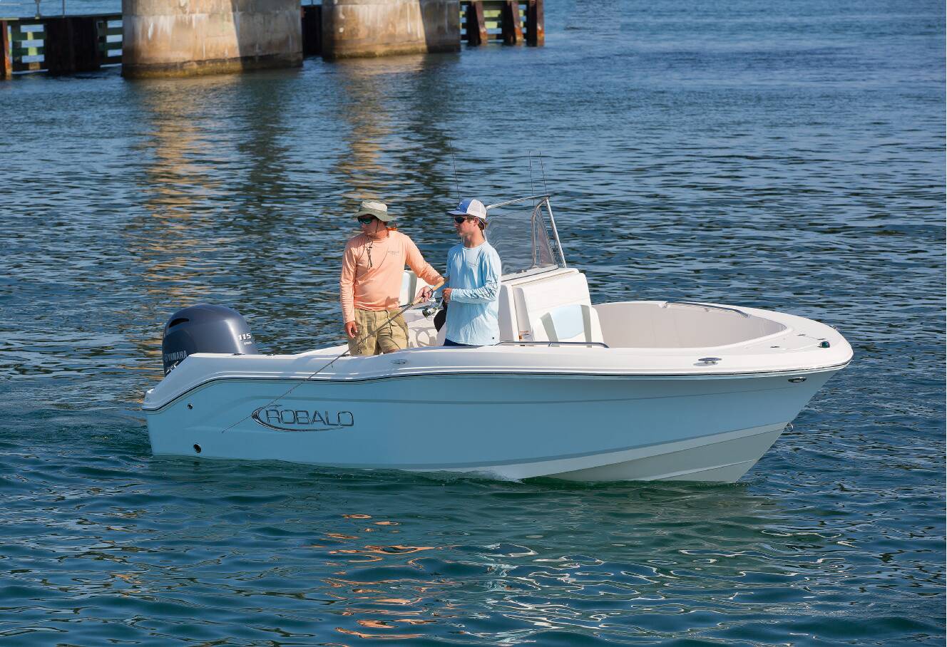 A photo of this 2024 Robalo R180
