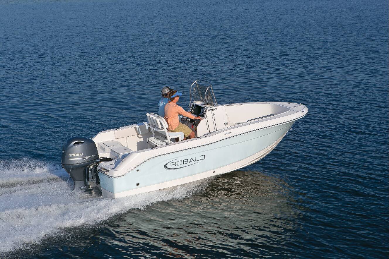 A photo of this 2024 Robalo R180