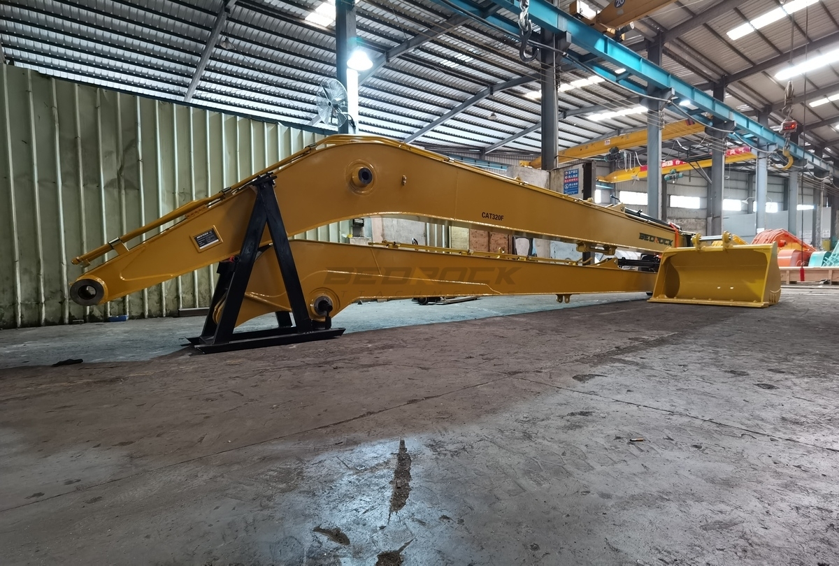 CATERPILLAR 18m Long Reach CAT 320E 320F Excavator, 315 Linkage in Irvine, CA