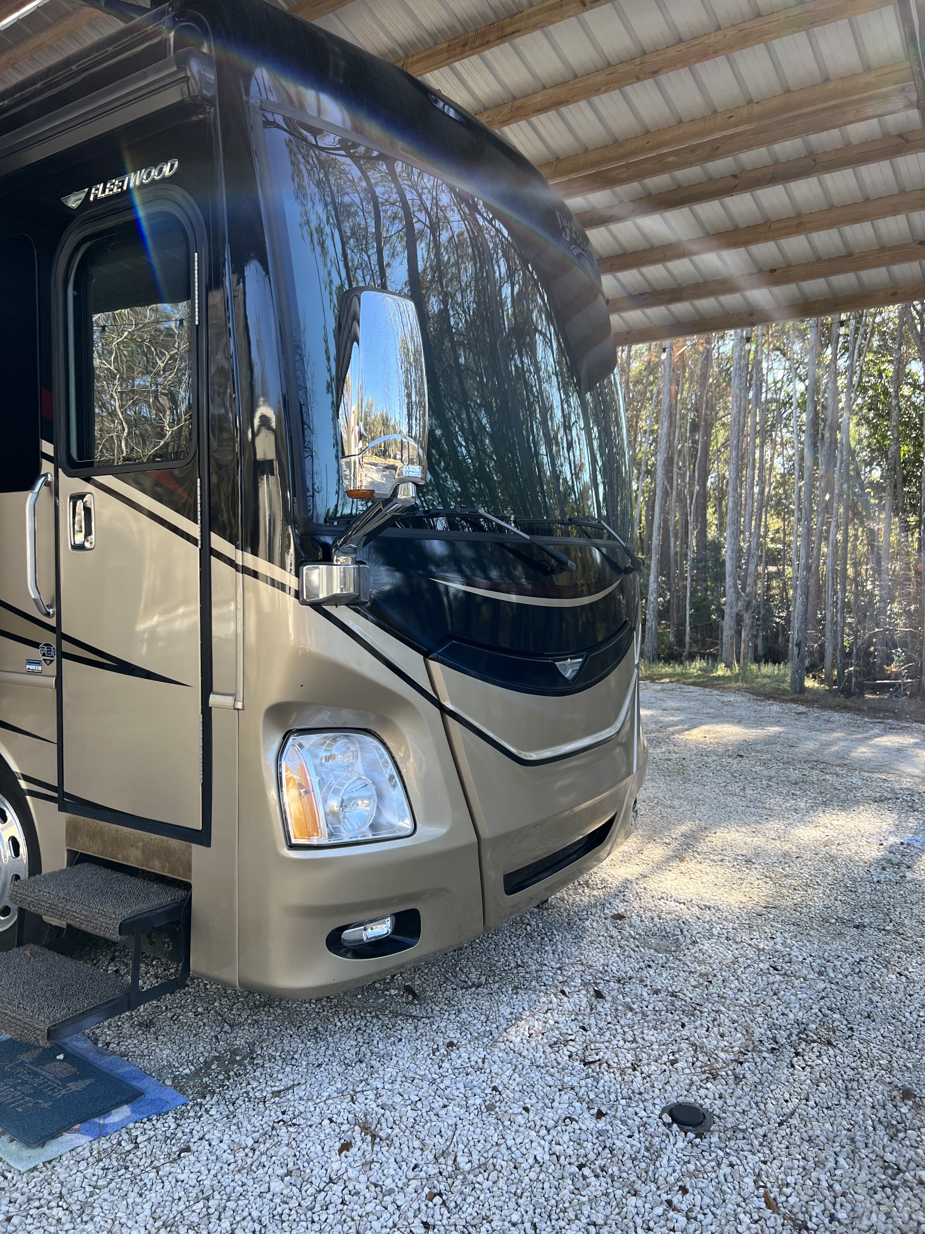 2015 Fleetwood DISCOVERY 40E RV