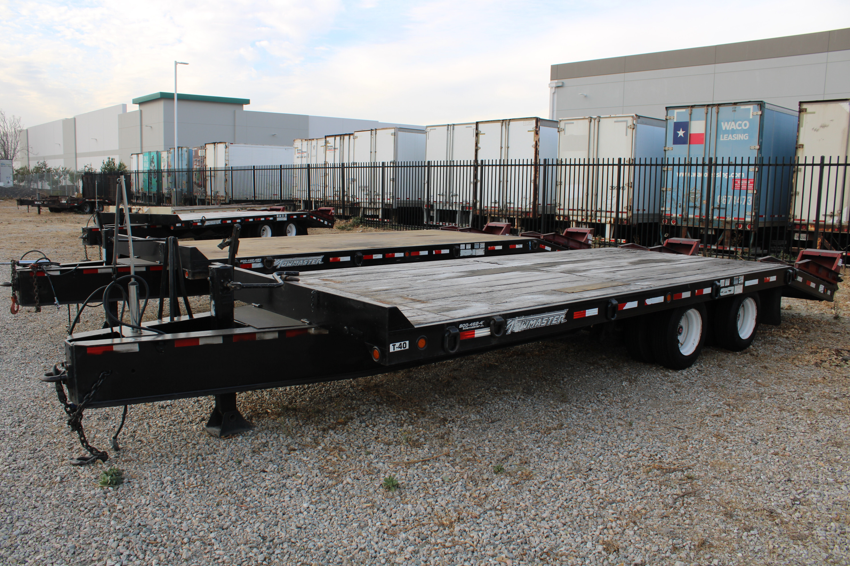 2007 Towmaster T-40 Equipment Transport Trailer Beavertail 20 Ton in Fontana, CA
