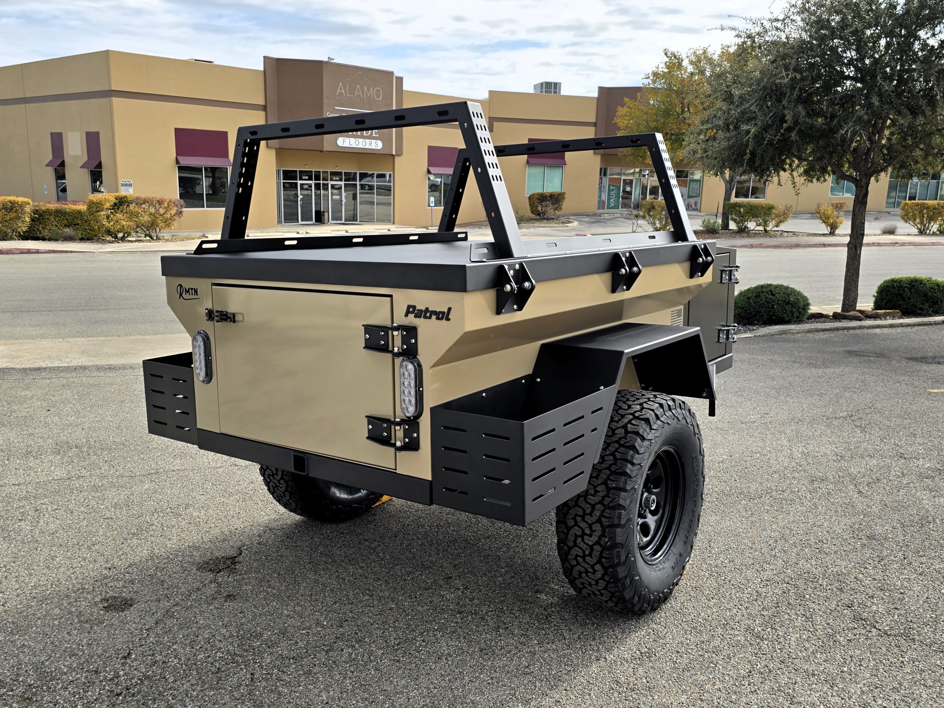 2025 Rustic Mountain Overland XCT RV