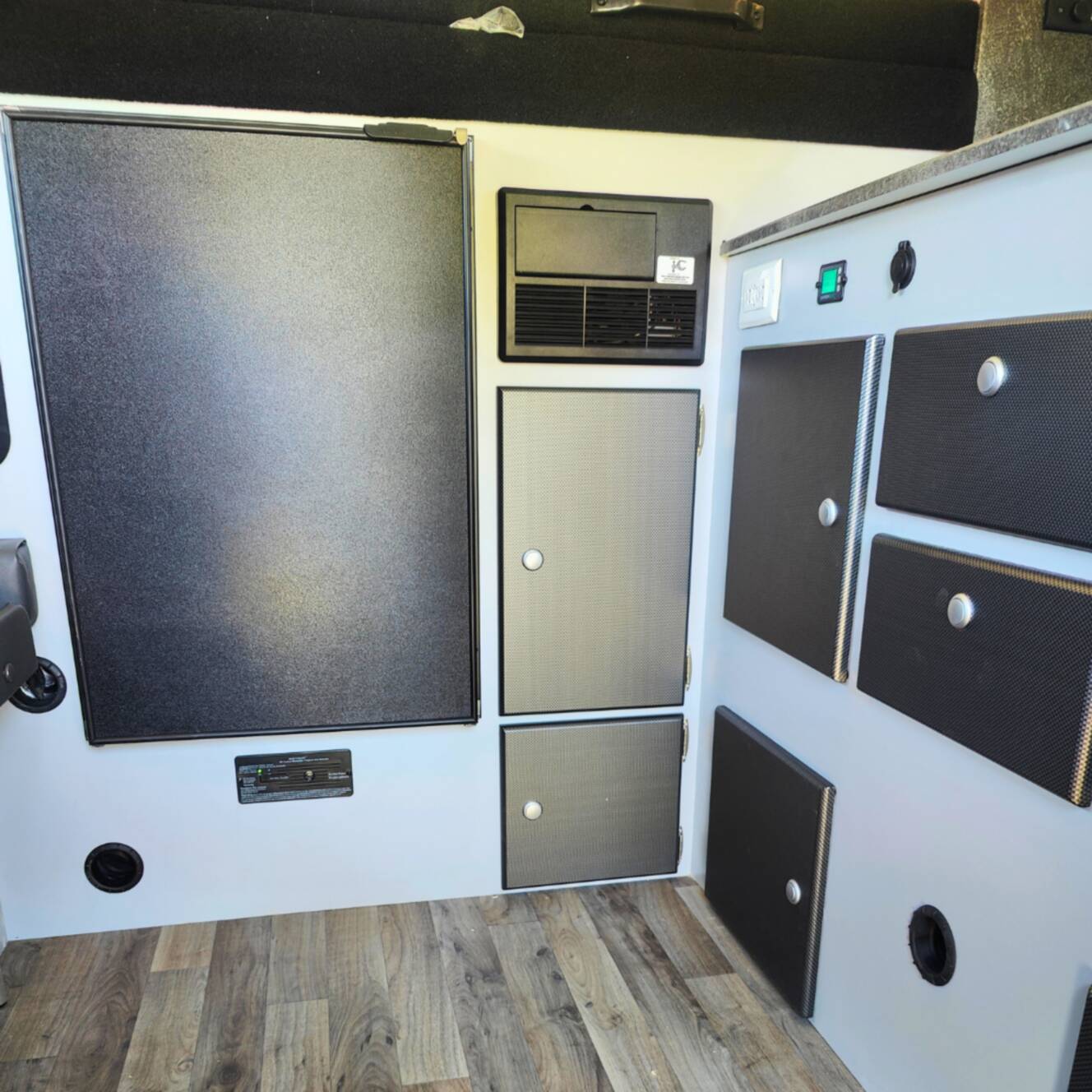 A photo of this 2024 Bundutecusa Free built for a Flatbed