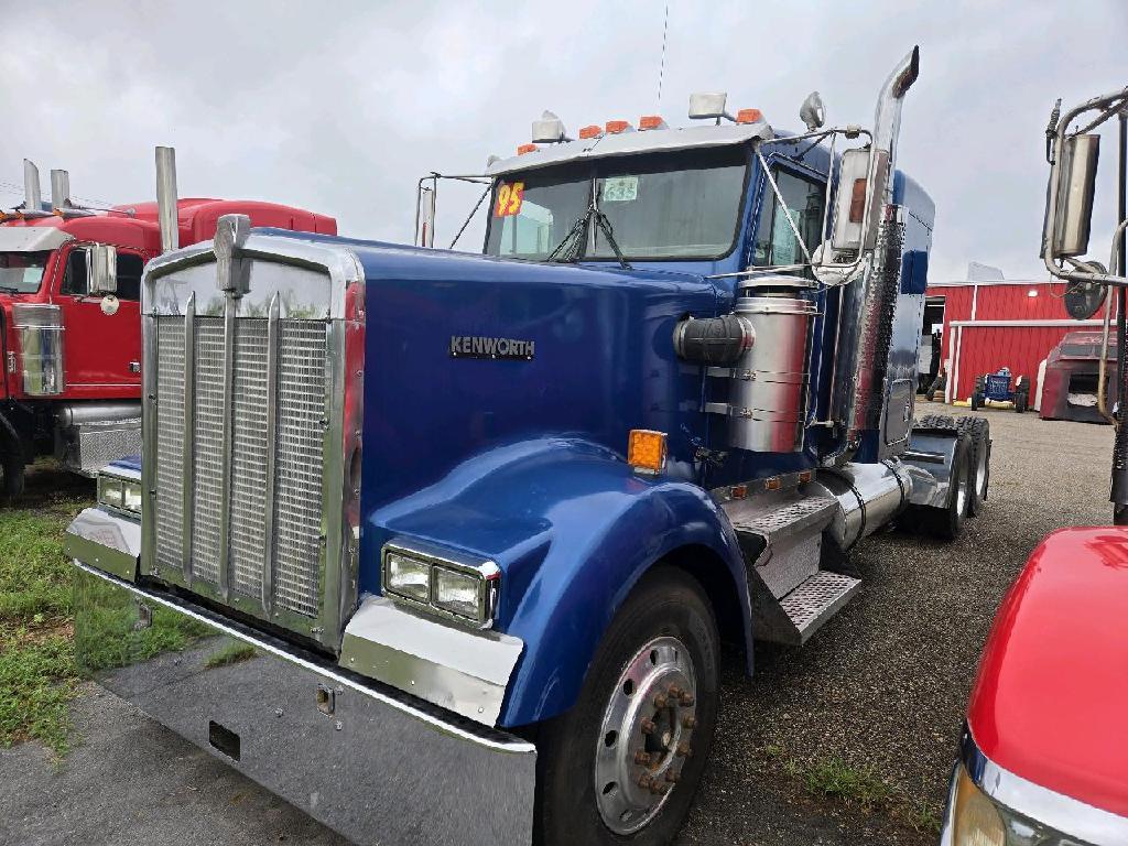 1995 KENWORTH W900 in Edinburg, TX