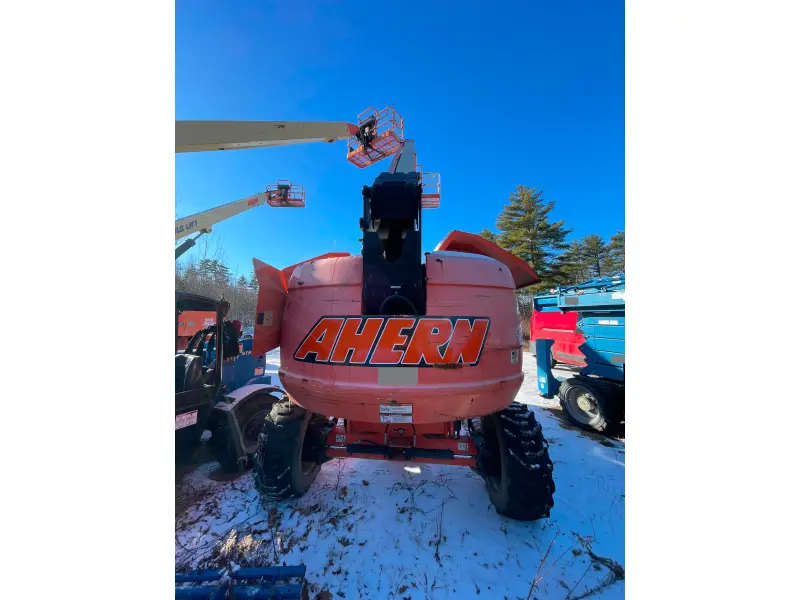 2016 JLG 660SJ