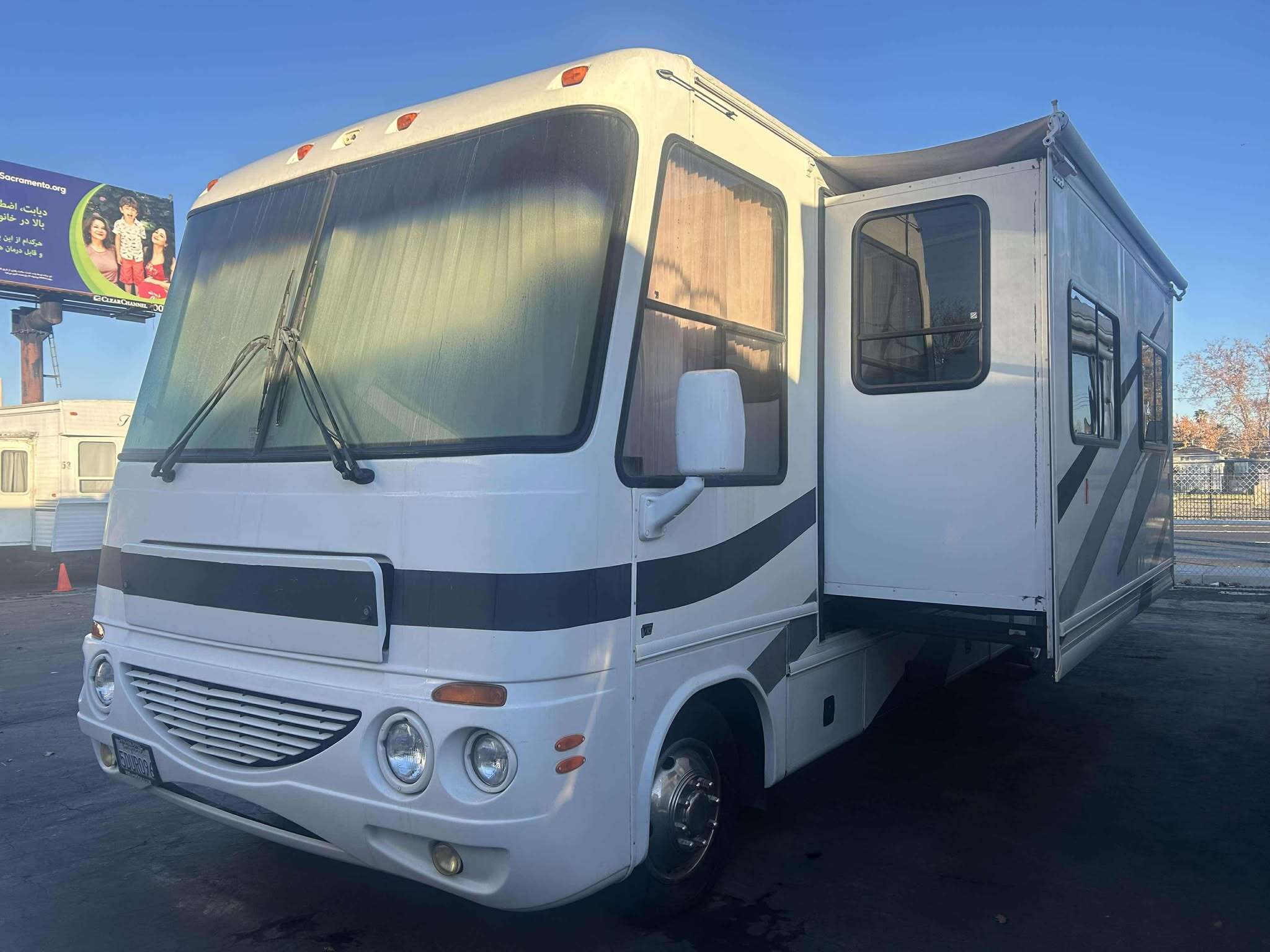 2004 Damon CHALLENGER 327 in sacramento CA