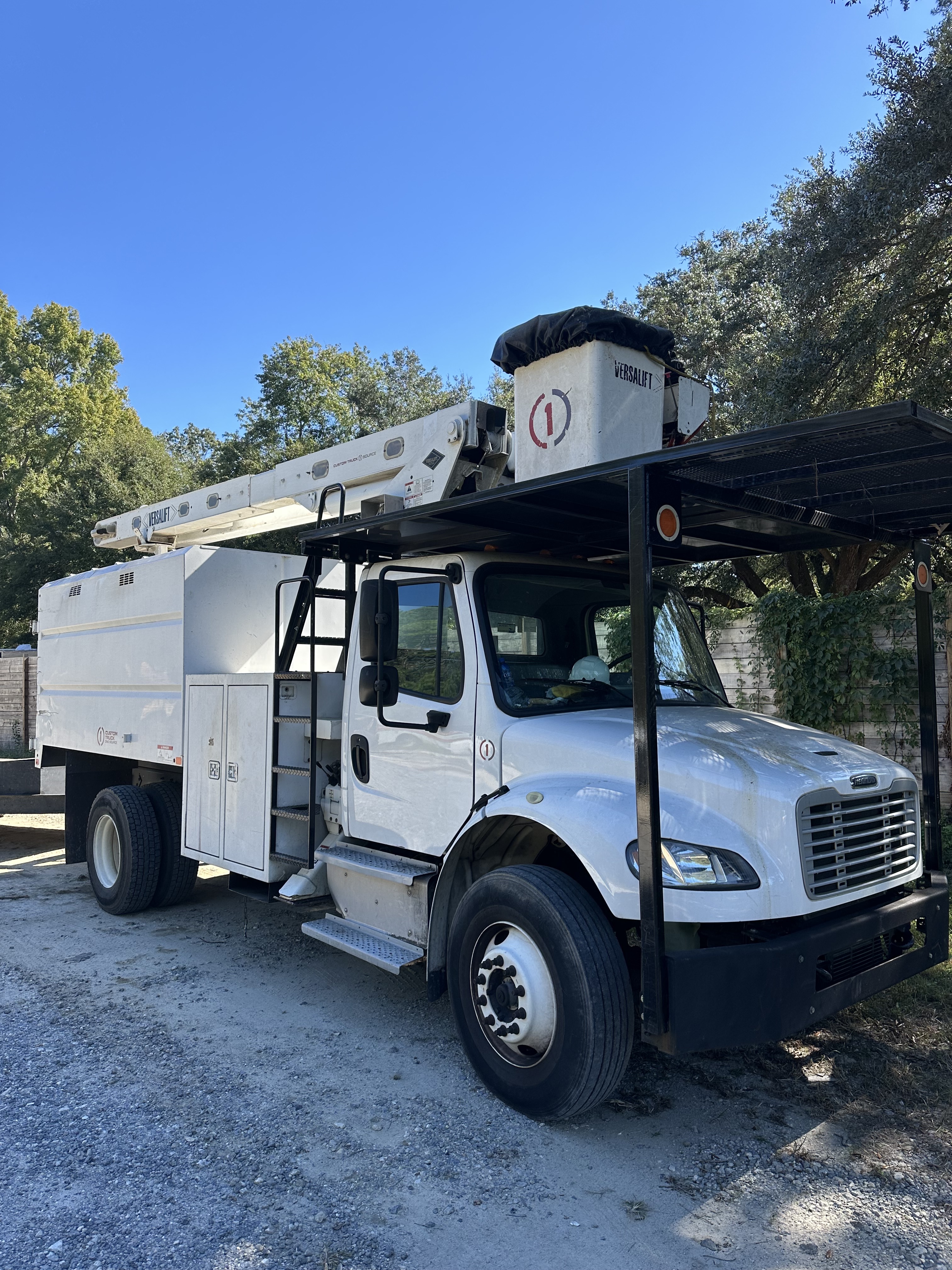 2018 FREIGHTLINER BUSINESS CLASS M2 106 in Summerville, SC