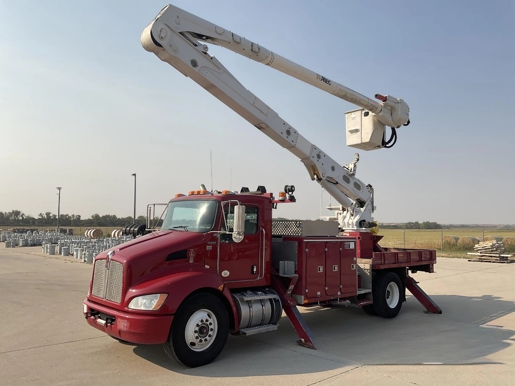 2014 KENWORTH T370 in East Wareham, MA