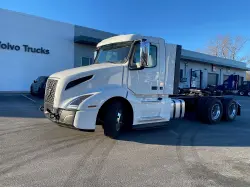 2024 VOLVO VNL64T300