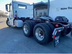 2024 VOLVO VNL64T300