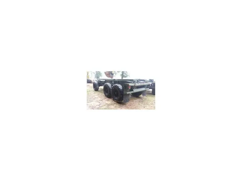 2008 OSHKOSH STEERABLE TRI AXLE