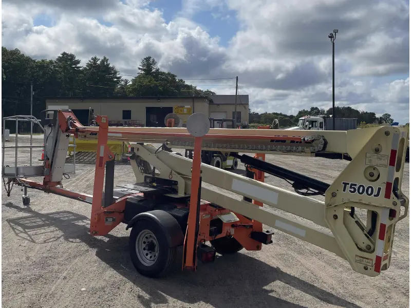 2017 JLG T500J