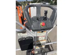 2017 JLG T500J