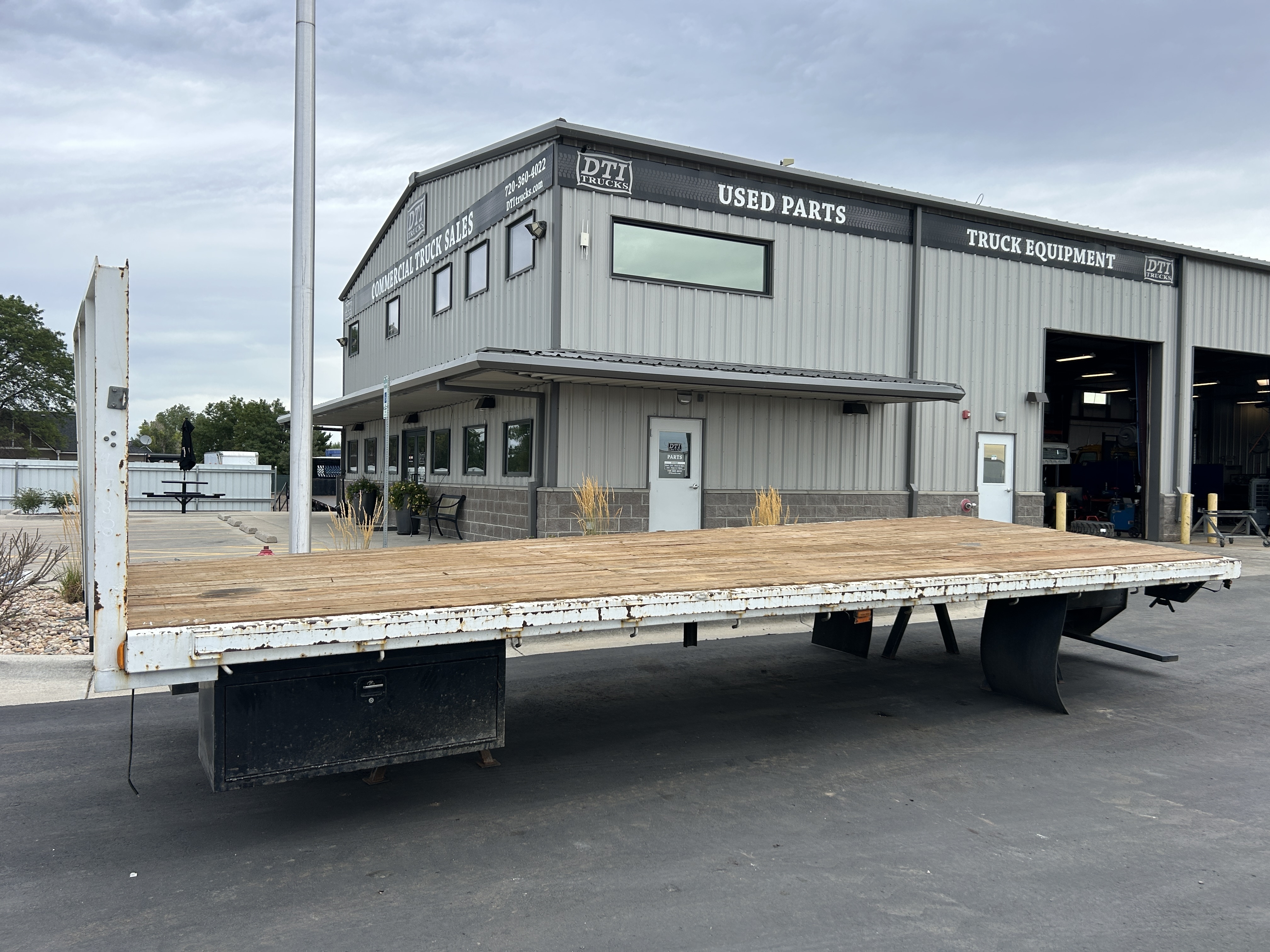 2003 CUSTOM BUILT 24'L 103"W in Denver, CO