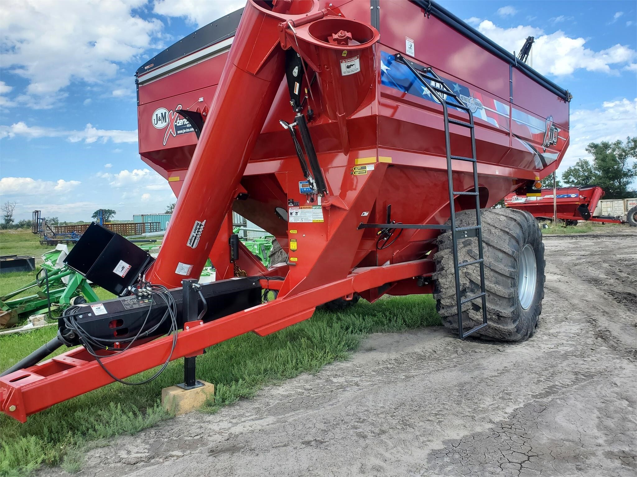 2024 J&M 1112-20S in Colfax, ND
