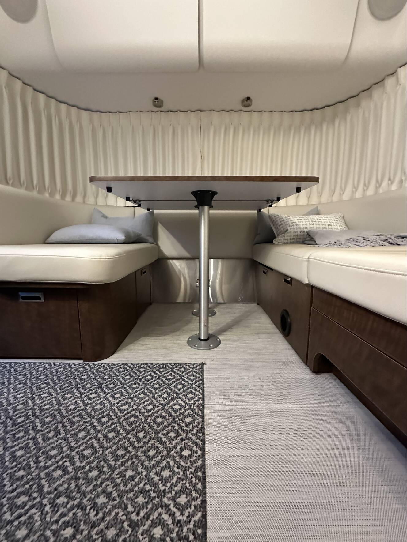 A photo of this 2022 Airstream GLOBETROTTER 27FB