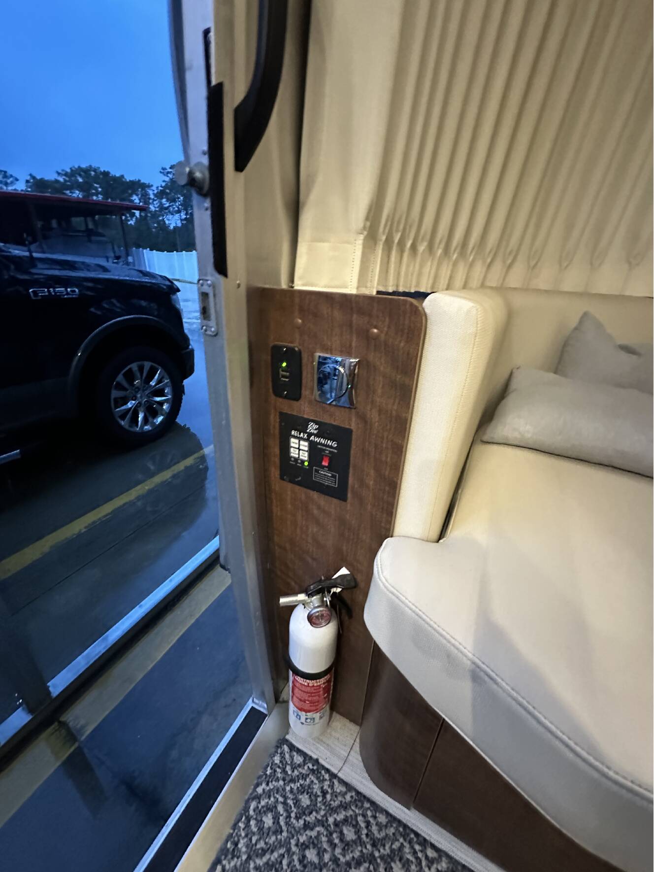 A photo of this 2022 Airstream GLOBETROTTER 27FB
