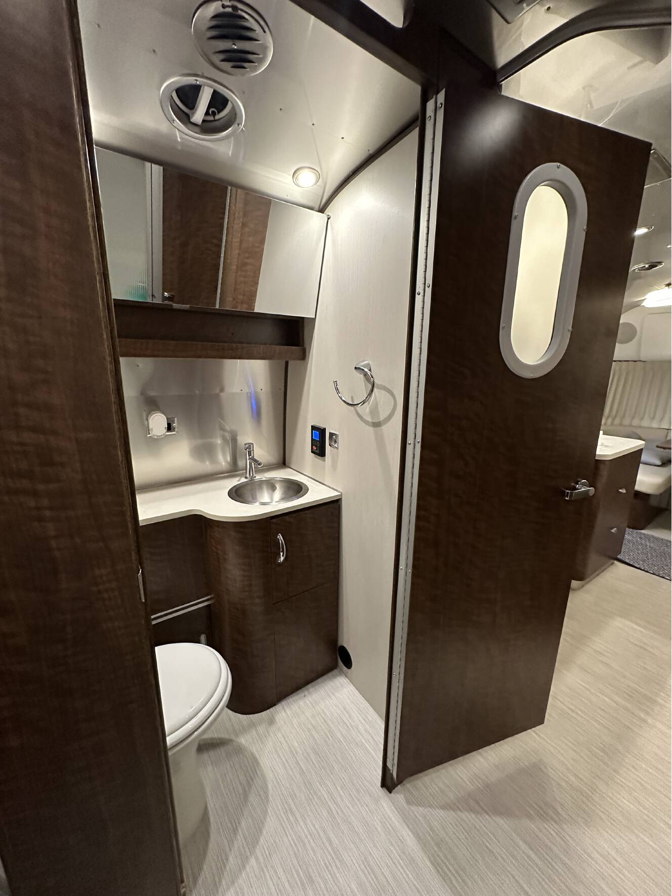 A photo of this 2022 Airstream GLOBETROTTER 27FB