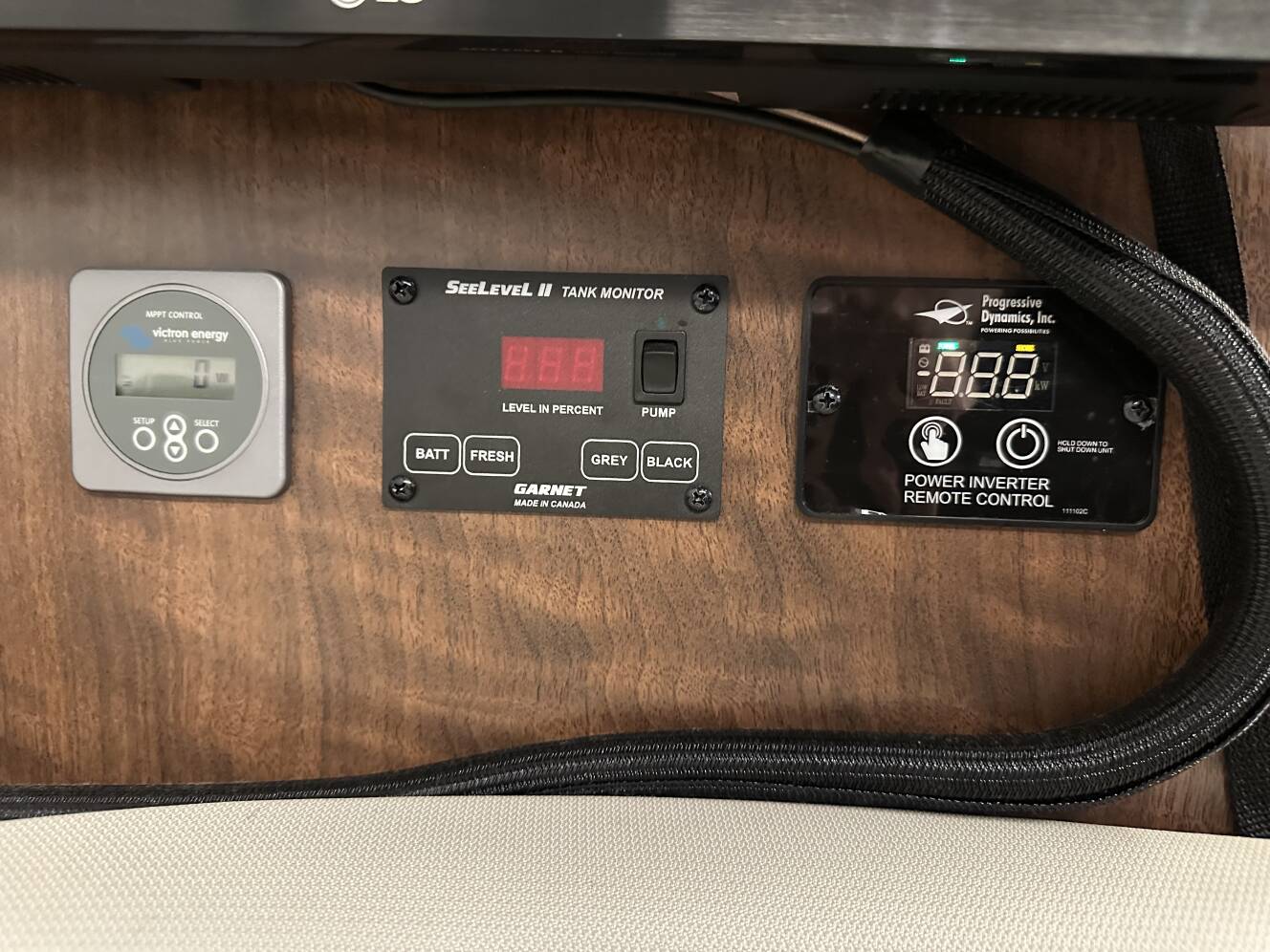 A photo of this 2022 Airstream GLOBETROTTER 27FB