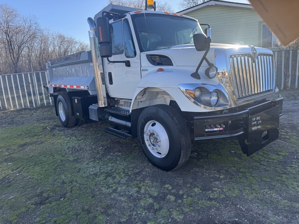 洋書 INTERNATIONAL TRUCKS 2019 INTERNATIONAL MV607 - Lakeside International Trucks