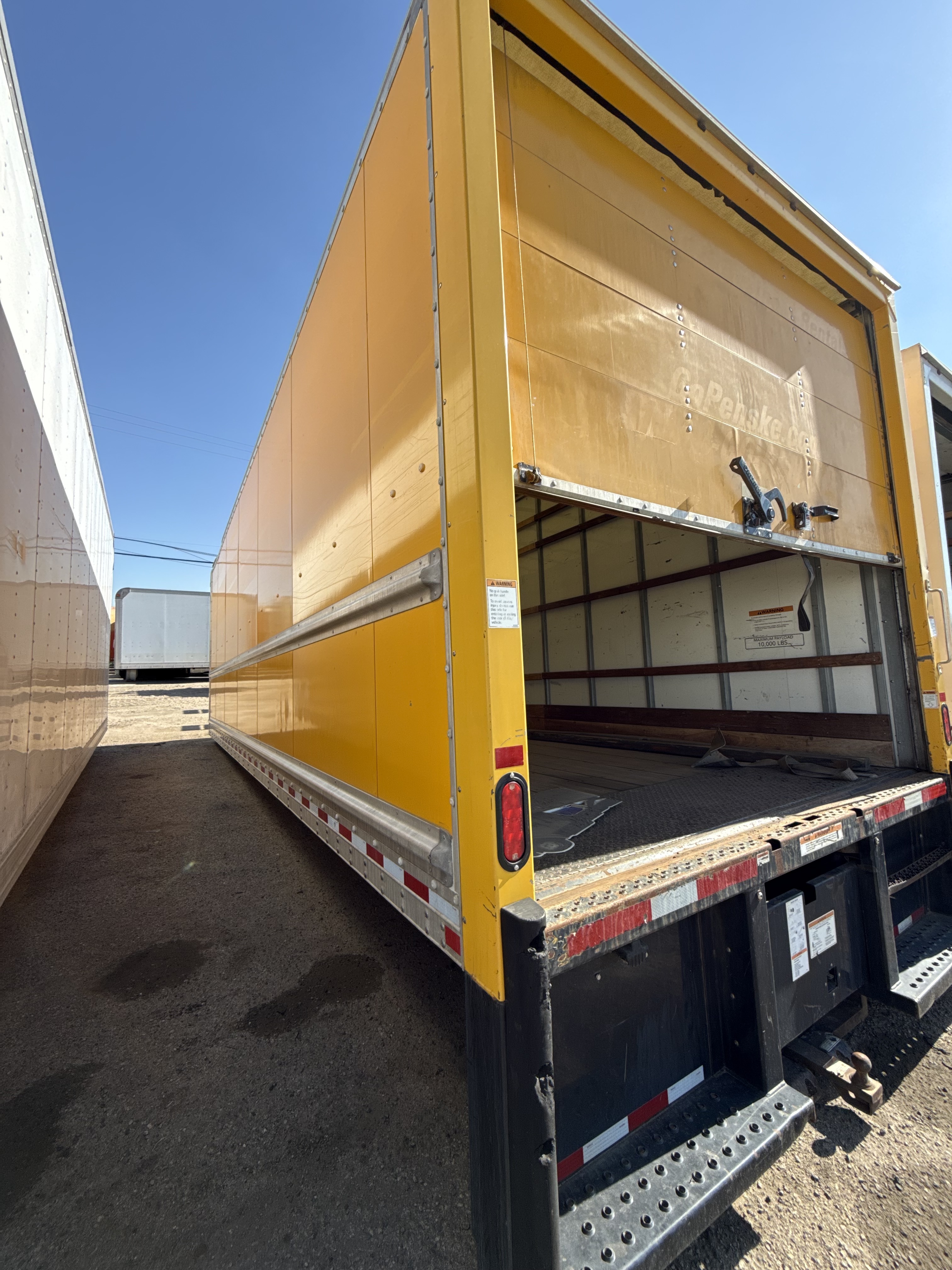2019 MORGAN Dry van in Bloomington, CA