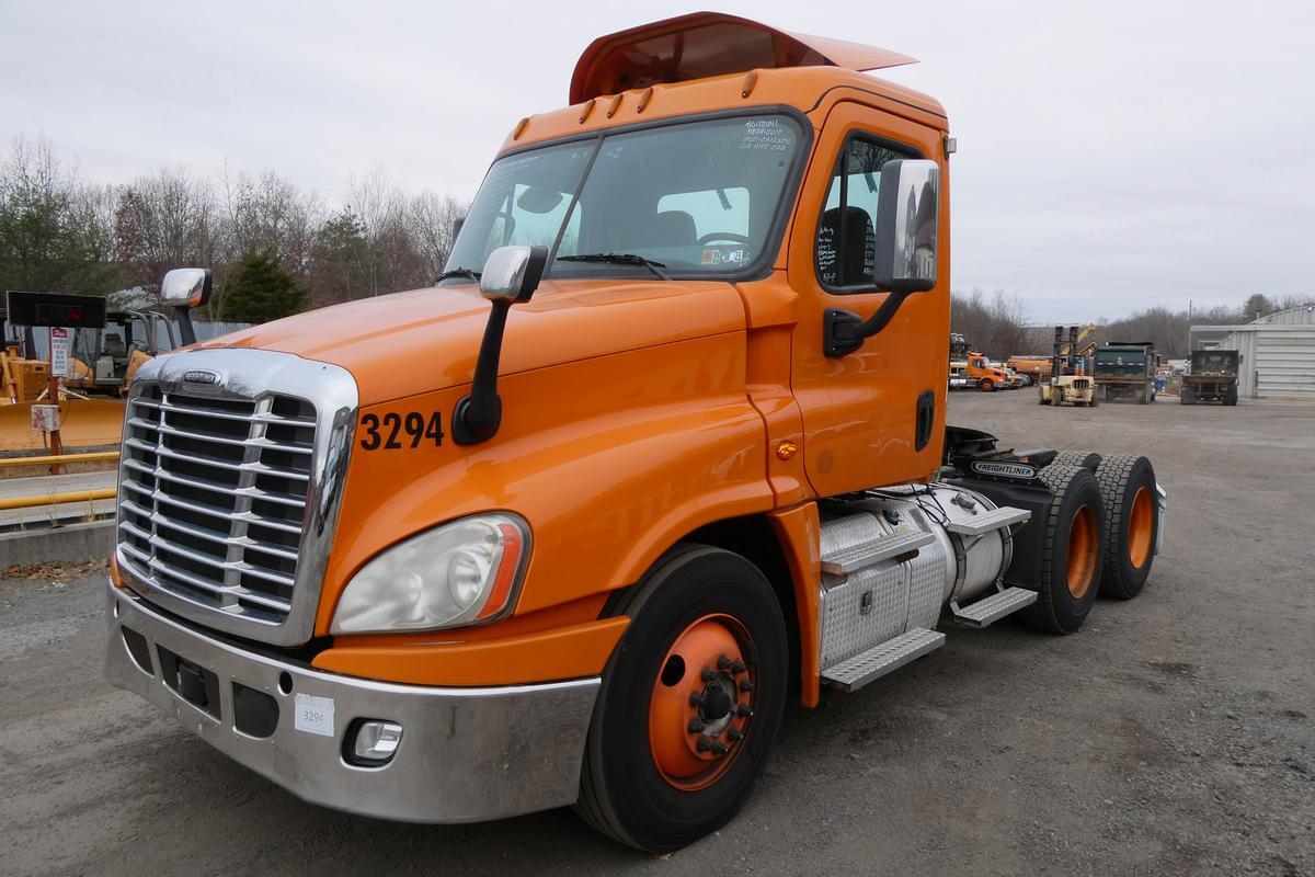 2017 FREIGHTLINER CASCADIA 125 in Sparrowbush, NY