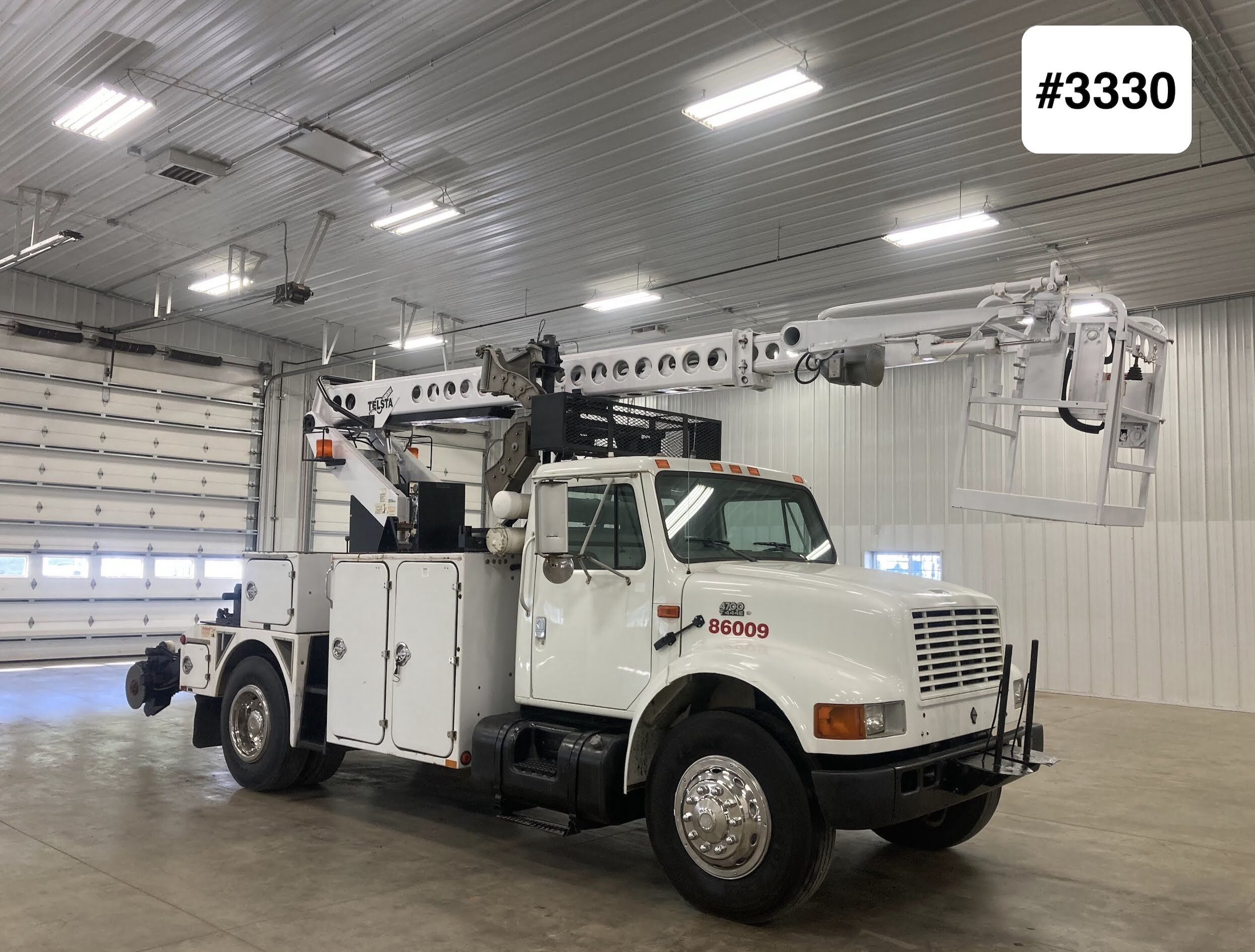2001 INTERNATIONAL 4700 in Battle Creek, MI