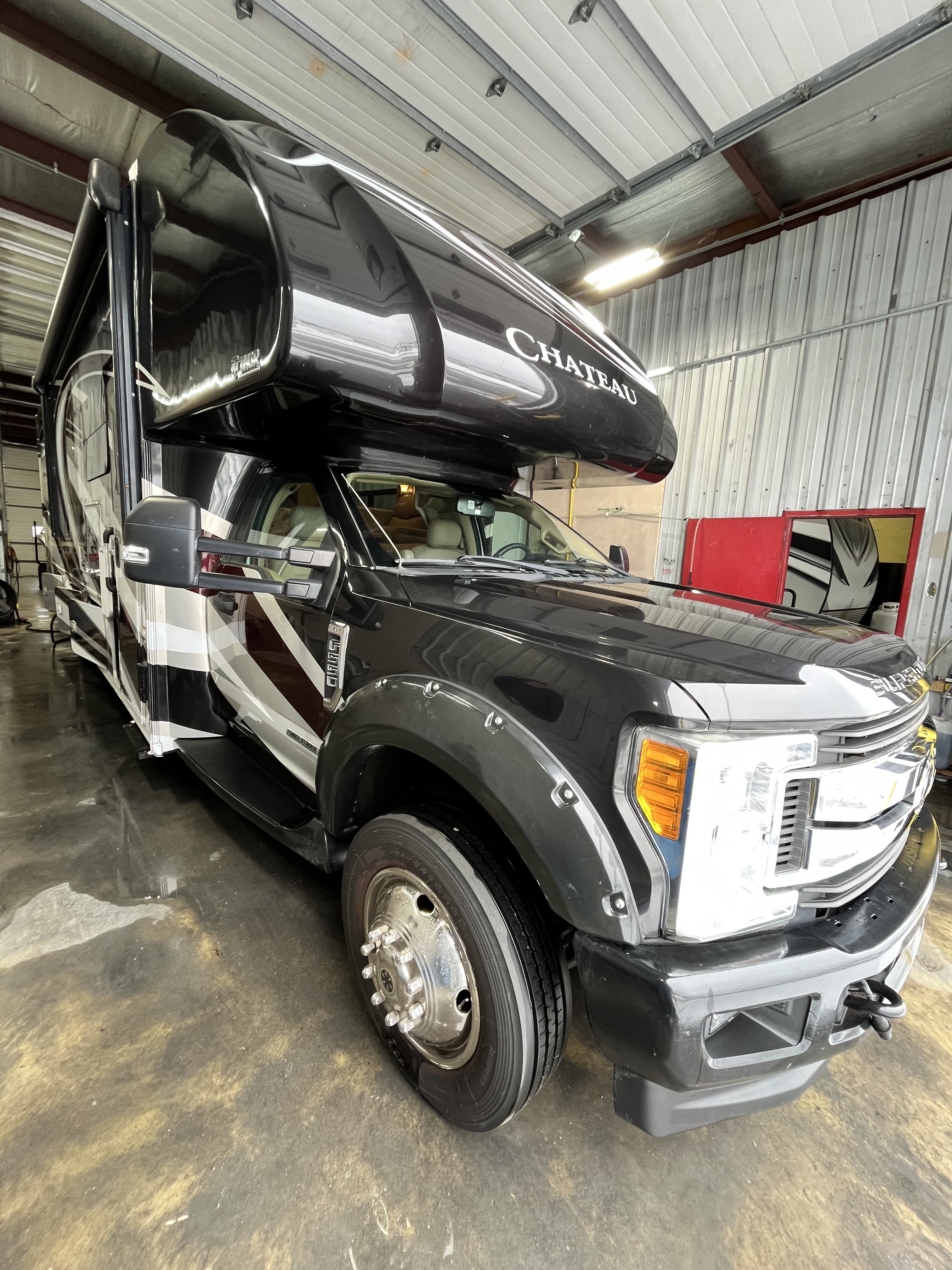 2018 Thor Motor Coach CHATEAU 35SM in indianapolis IN
