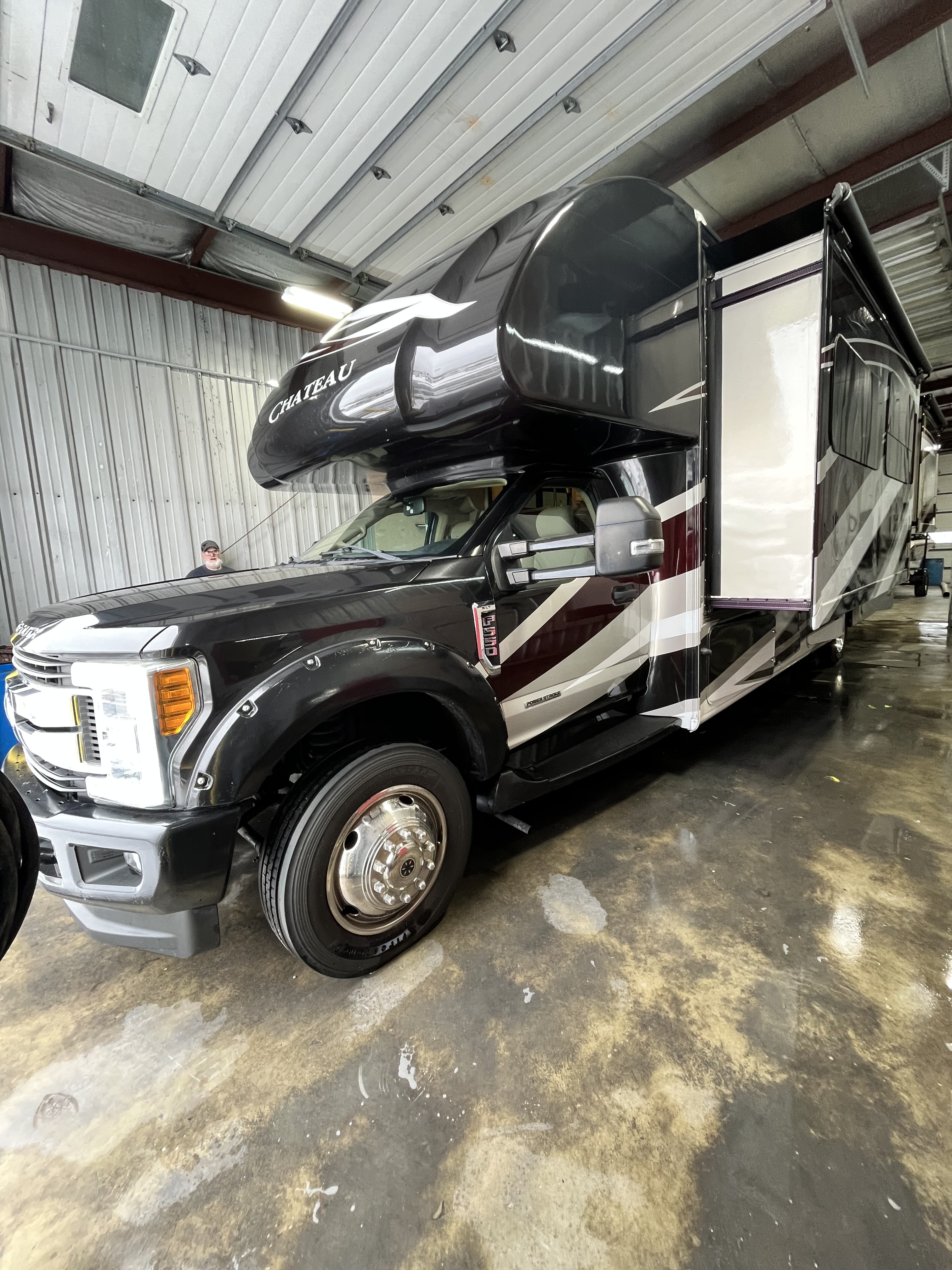 2018 Thor Motor Coach CHATEAU 35SM in indianapolis IN