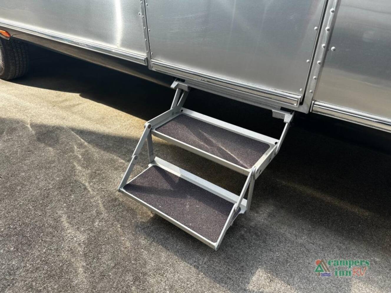 A photo of this 2017 Airstream Classic 30FQB