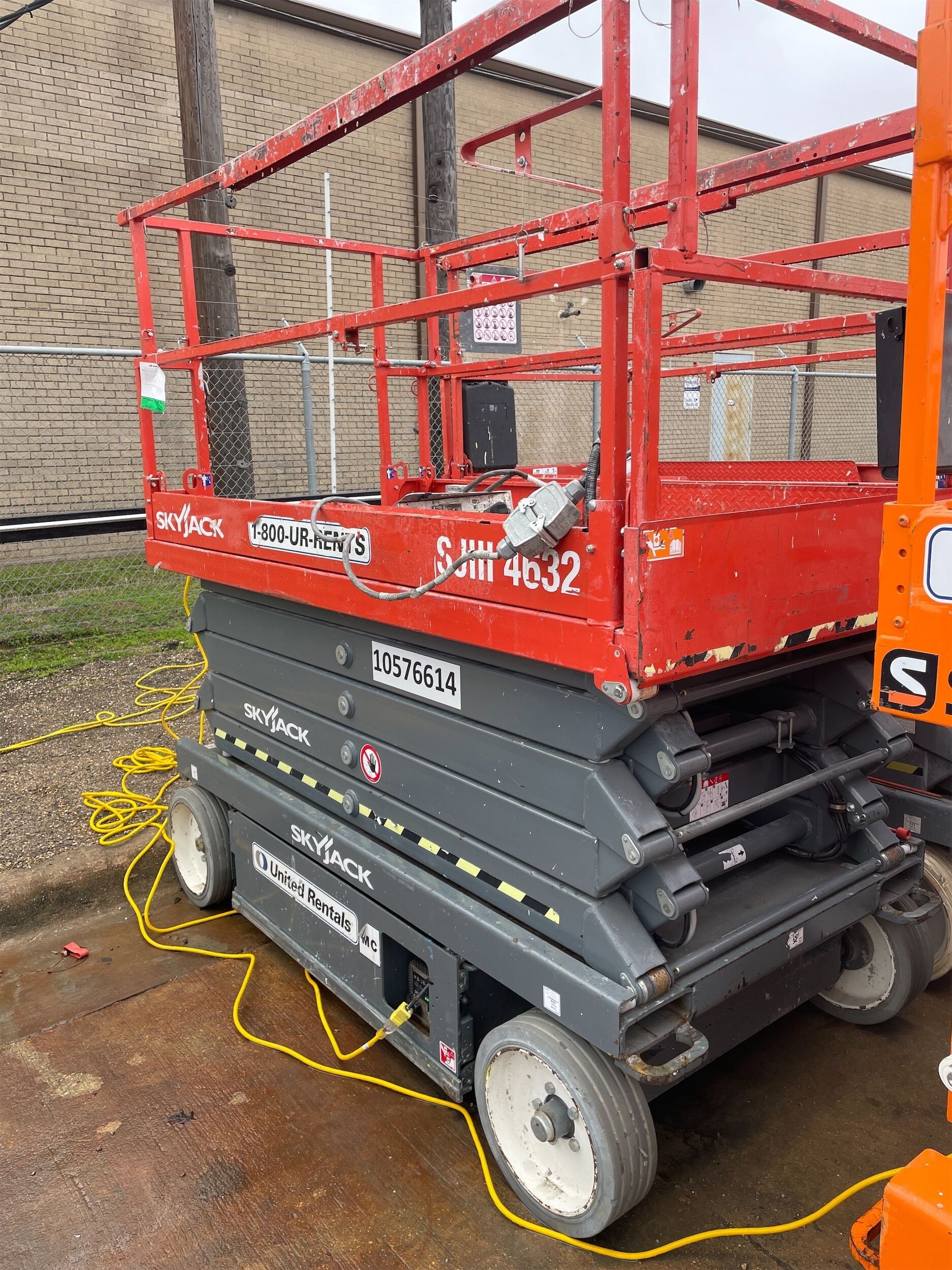 2017 SKYJACK SJIII4632 Scissor Lift in Arlington, TX