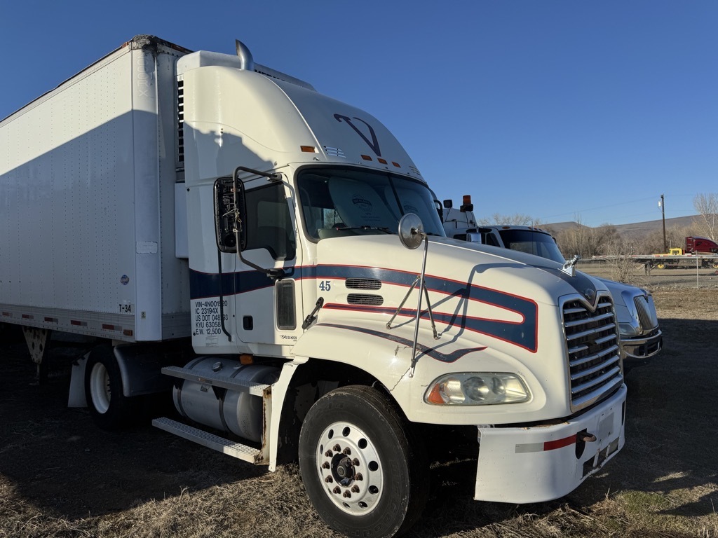 2004 MACK Vission CX 612 in Yakima, WA