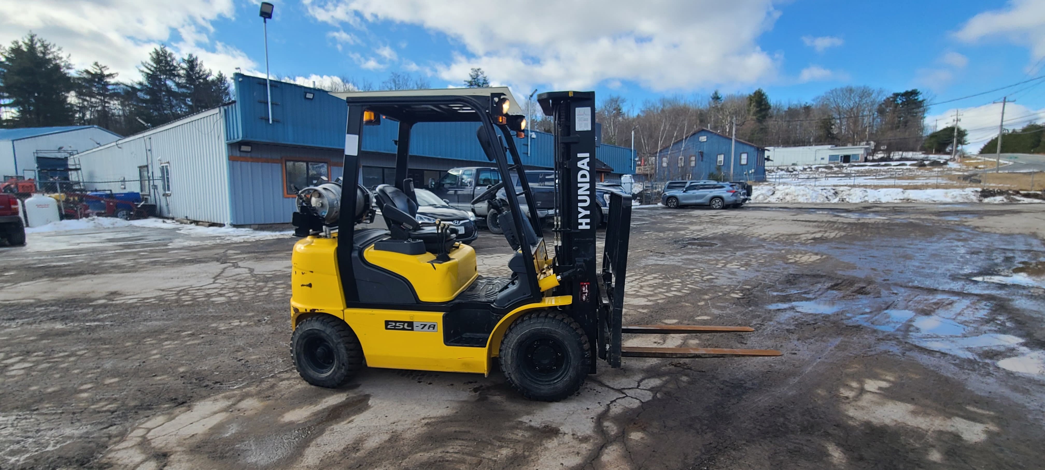 2016 HYUNDAI 25L-7A in Monticello, NY