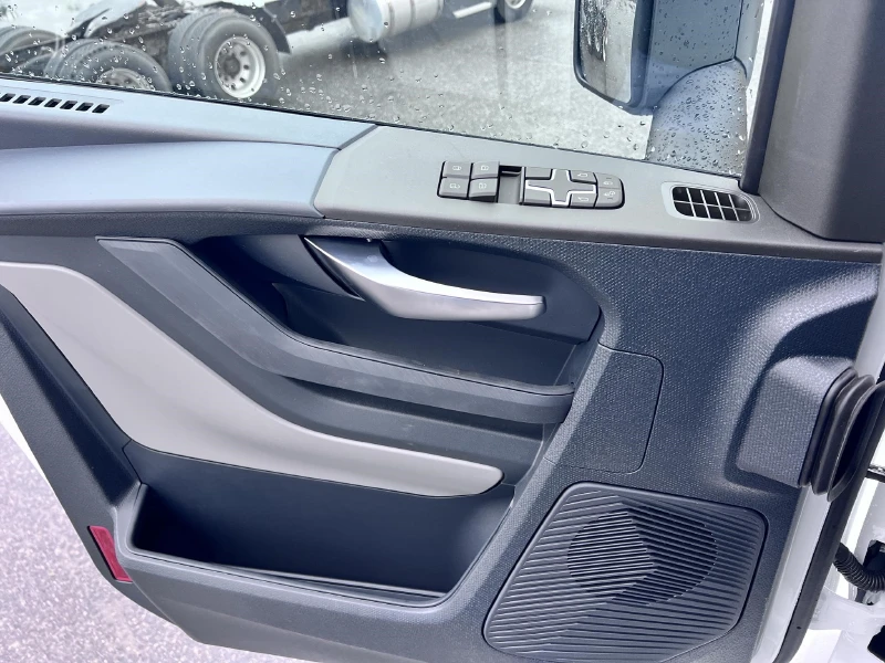 2026 VOLVO VNL64T860