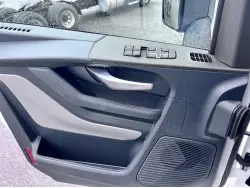 2026 VOLVO VNL64T860