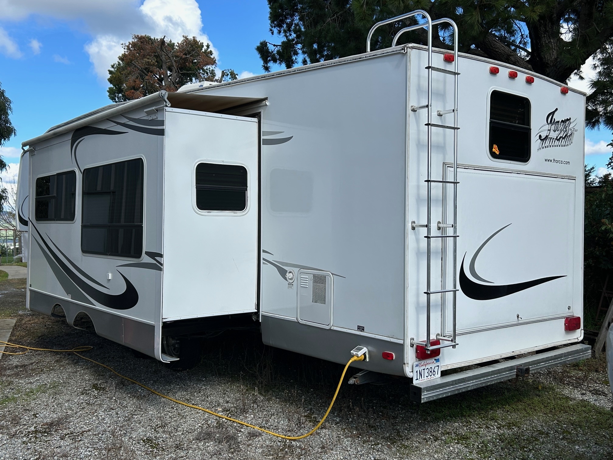 Thor Motor Coach Jazz 2980 Bh Fw Fifth Wheels For Sale - RV