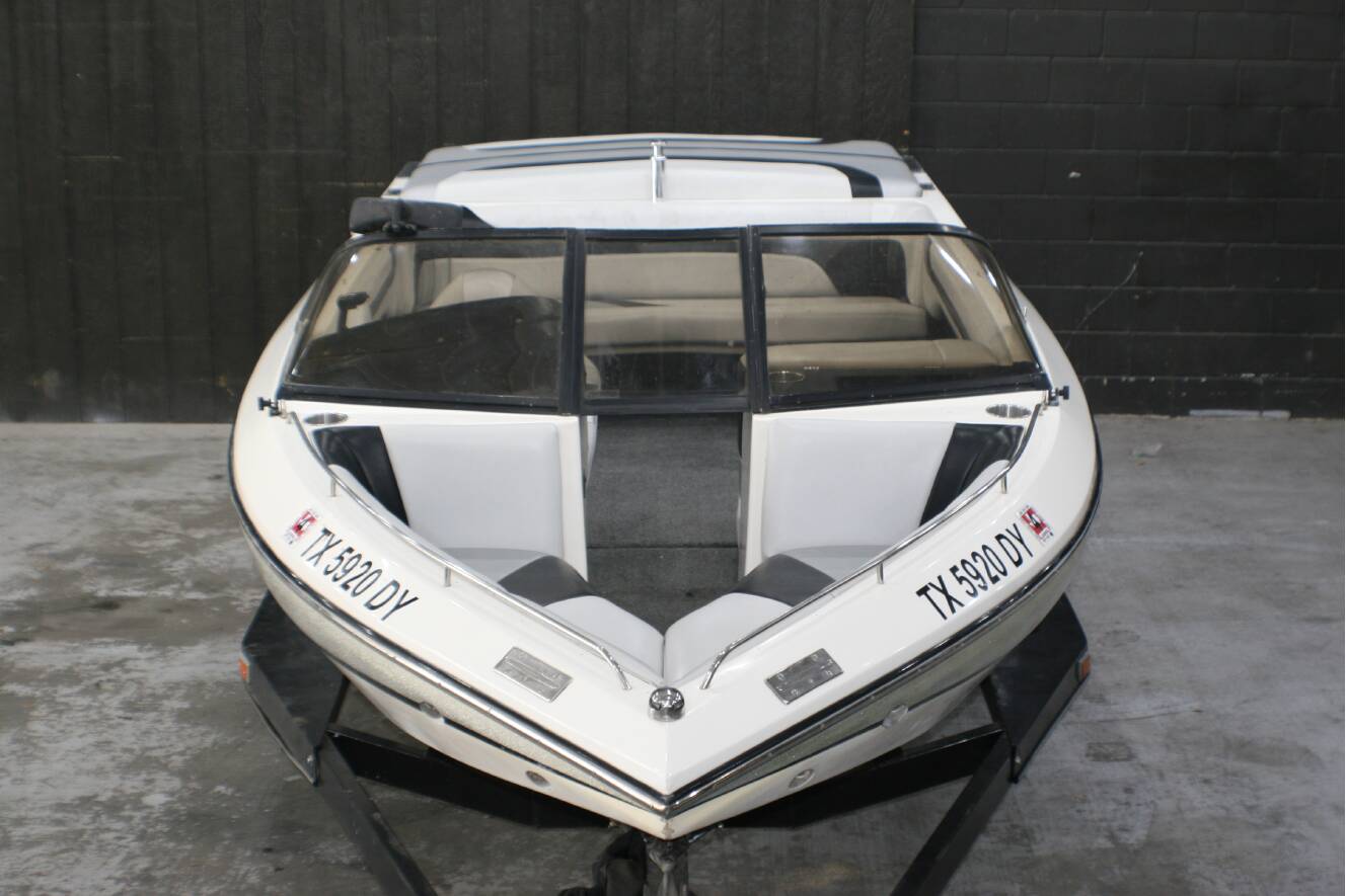 A photo of this 1999 Ski Pro EXTREME 21BR