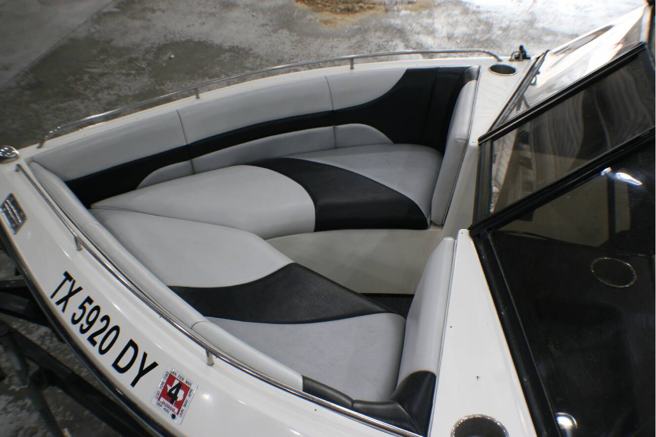 A photo of this 1999 Ski Pro EXTREME 21BR
