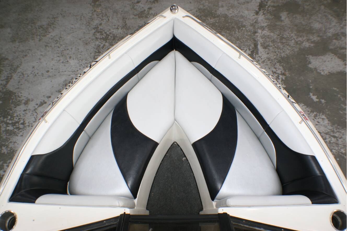 A photo of this 1999 Ski Pro EXTREME 21BR
