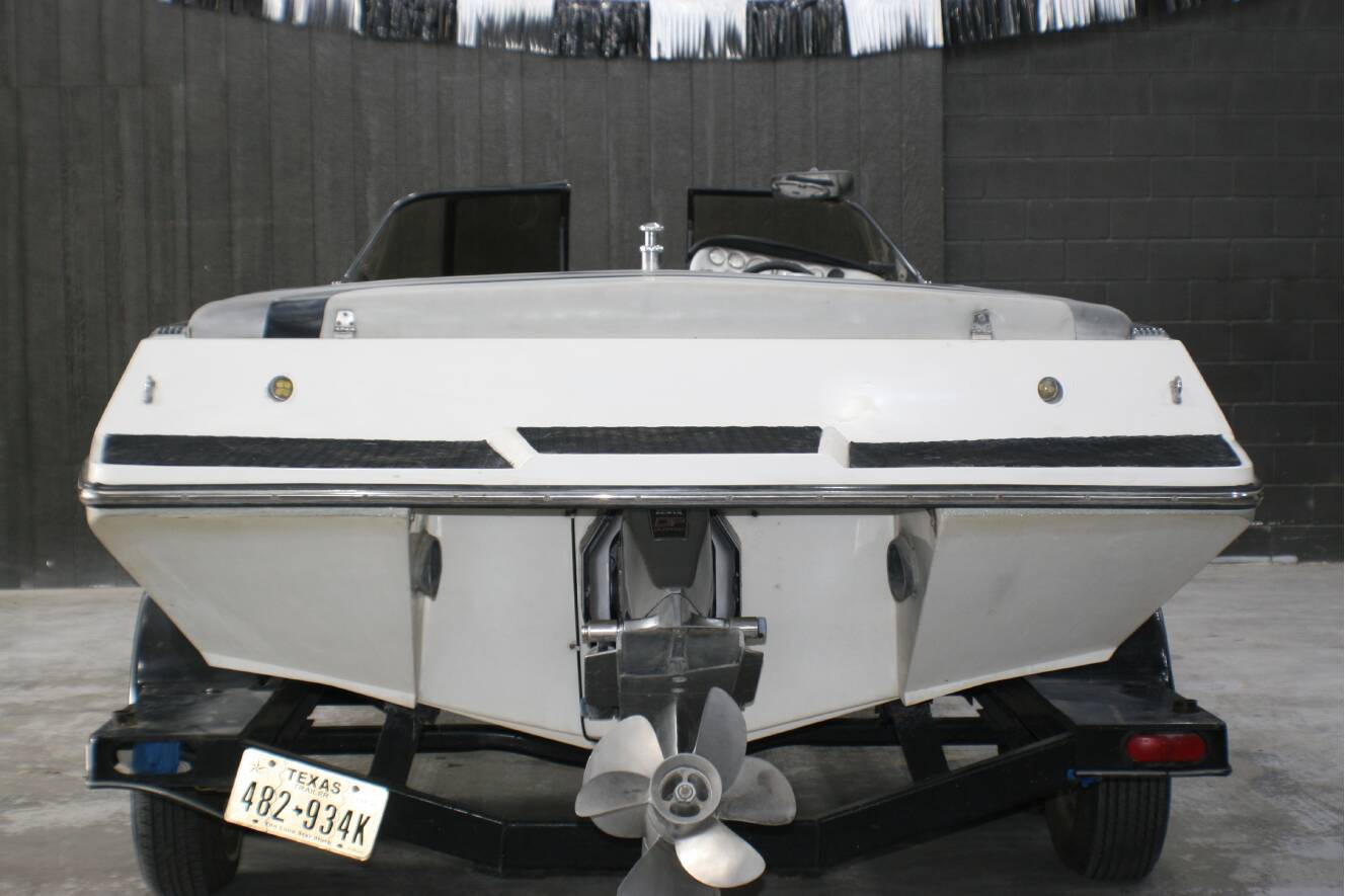 A photo of this 1999 Ski Pro EXTREME 21BR