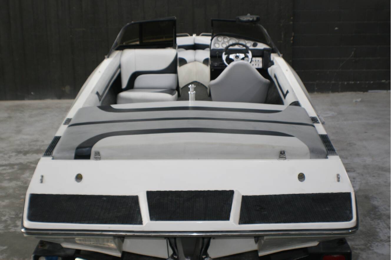 A photo of this 1999 Ski Pro EXTREME 21BR