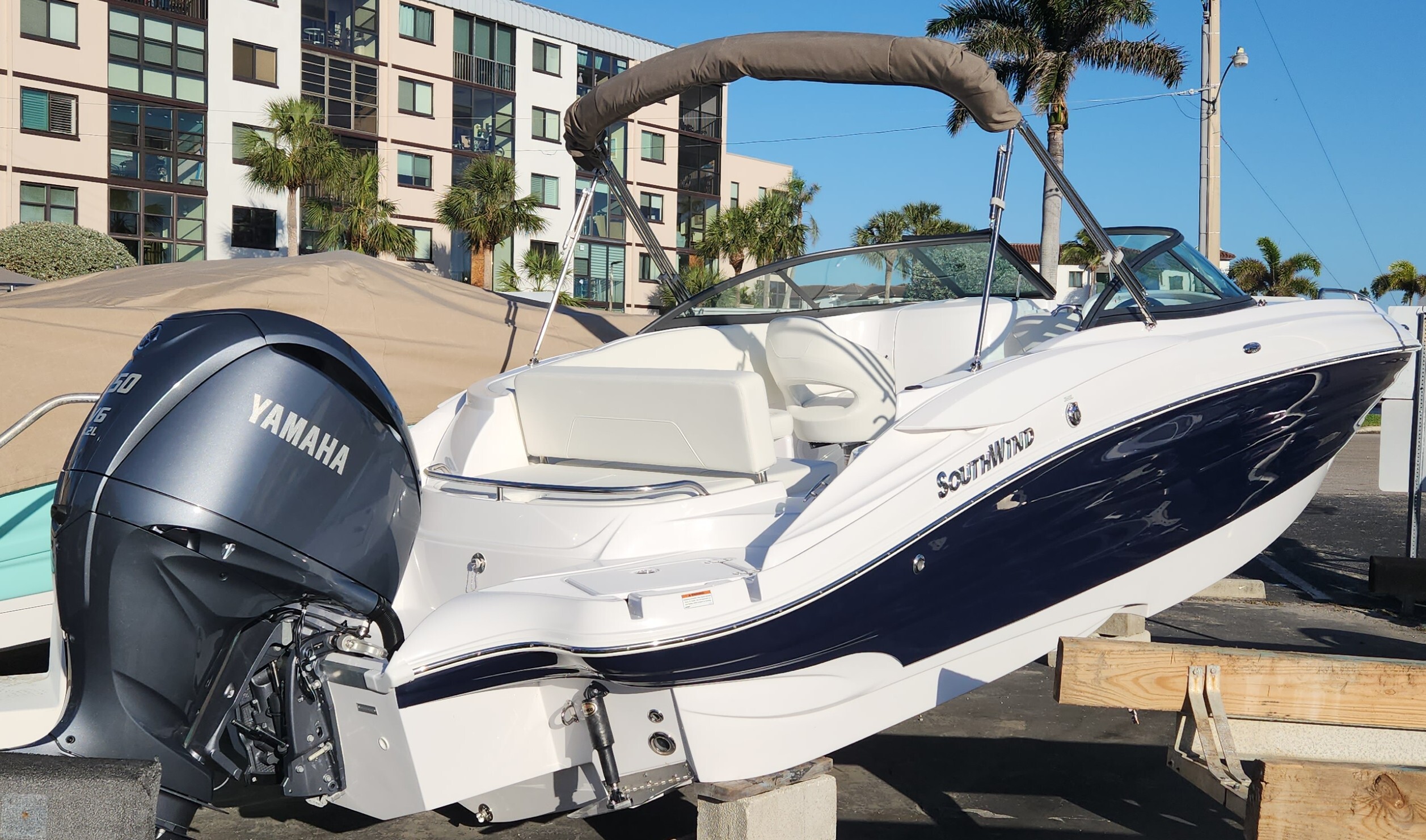 2025 Southwind 2600 SD Deck Boat boat