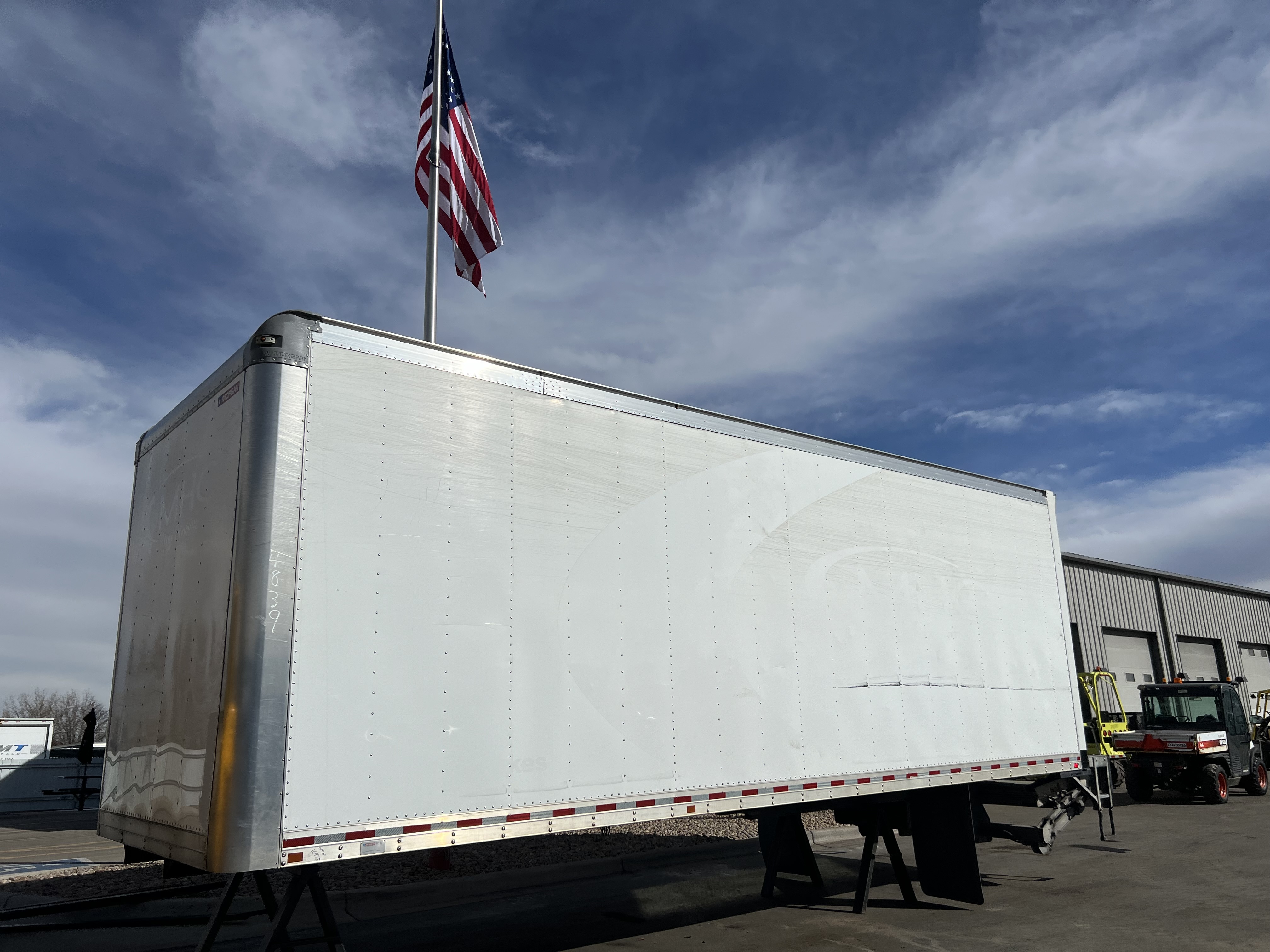 2021 MORGAN 26'F Vanbody With Liftgate in Denver, CO
