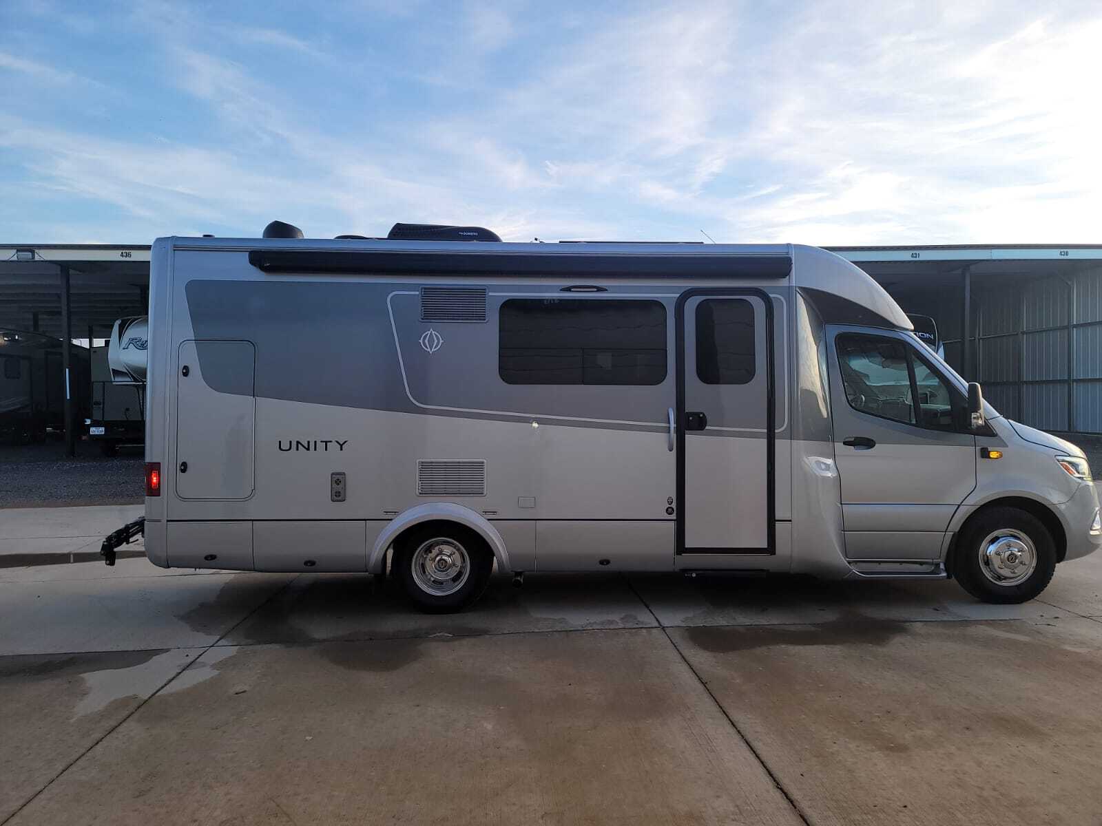 2022 Leisure Travel UNITY MB RV