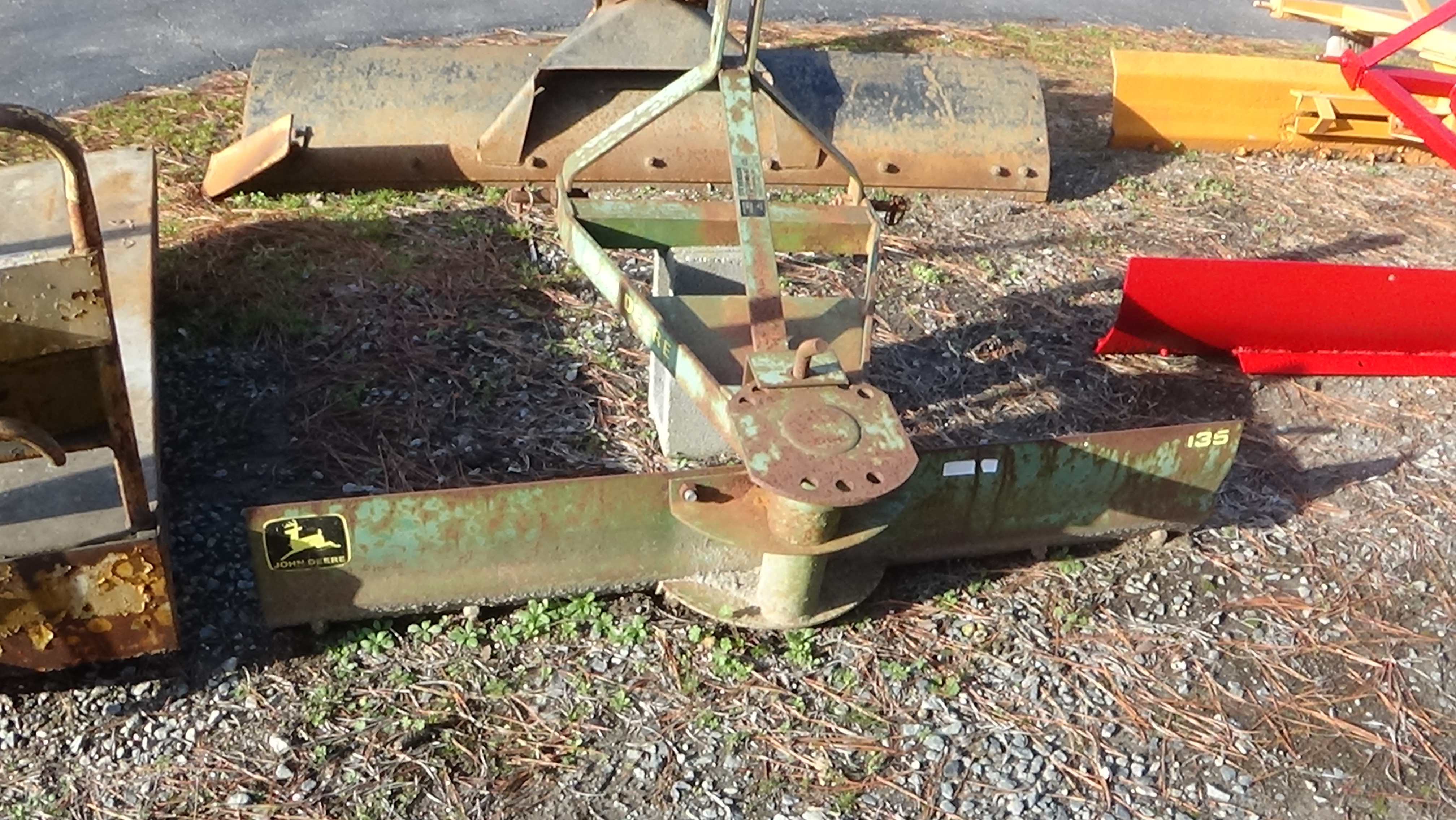 JOHN DEERE 135 in Accomac, VA